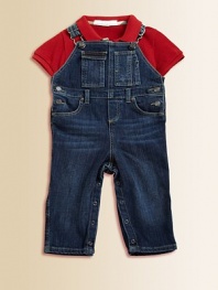 Every rough-and-tumble baby needs sturdy overalls of soft denim to keep pace with all his crawling and cruising.Adjustable shoulder straps with button and hook claspsBib patch pocketsTwo-button side closeMock flyBelt loopsFront scoop pocketsBack patch pocketsSnap legs98% cotton/2% elastaneMachine washImportedPlease note: Number of snaps may vary depending on size ordered. 