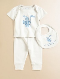 The signature knight print watches over the tee and bib of this cozy, pure cotton set.Envelope necklineShort sleevesButton frontLogo-print detailCottonMachine wash or dry cleanImported