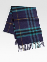 Iconic plaid design enhances this luxurious winter staple.Fringed ends66 x 12Dry cleanMade in Great Britain