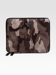 Ultimate protection for your prized iPad in signature tessuto nylon with camouflage color. Full-zip closure Logo plate detail Nylon 10¼W X 8H X ¾D Made in Italy 
