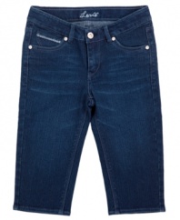 No skimping on style here. These skimmer jeans from Levi's will keep her cozy and fashionable all day long.