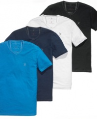 Cool and collected. These slub weave t-shirts from Marc Ecko Cut & Sew complete your laid-back look.