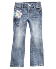 Style that lasts through the decades. These jeans from Guess have a look that's fashionable no matter what year it is.