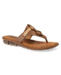Embrace your bohemian side with this thong sandal from Born! The Gannet brings a carefree attitude with natural accents and a quirky footbed print.