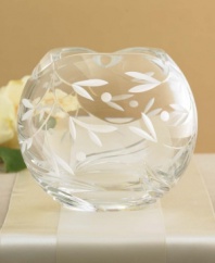 A beautiful, etched rose vine motif and round shape perfect for holding floating petals or buds combine for a truly refined bowl that will infuse your decor with gentle grace. Qualifies for Rebate