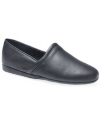 This pair of men's house shoes is lined for comfort. These smooth leather slippers for men make a great addition to your around-the-house lineup.