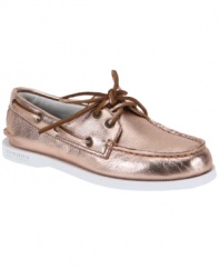 Designed to shine. She'll surely be a standout when she's sporting these boat shoes from Sperry Top-Sider.