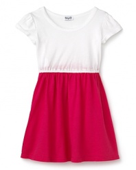 From blocks to colorblocks, they grow up so fast. But you'll keep her looking sweet all the while in this pretty dress from Splendid Littles.