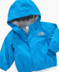 Stay dry! Keep him comfortable in wet weather with this waterproof jacket from The North Face that has a mesh lining for increased breathability.