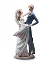 Commemorate a special anniversary with the I Love You Truly figurine. A beautiful couple leads their guests to the dance floor in exquisite Lladro porcelain.