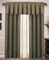 As lavish as its name suggests, the Grandeur window panel accents your window with eye-catching elegance. Featuring shimmering taffeta with ornate metallic embroidery at the edge for a sophisticated, worldly appeal. Lined for excellent room-darkening capabilities. (Clearance)