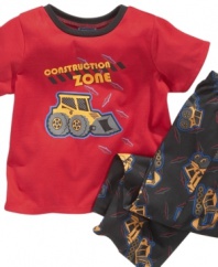Under construction. Help him build up to a good night's sleep with this adorable graphic tee and pant sleepwear set from Komar Kids.