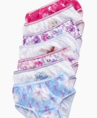 With this convenient 7-pack of Bella Sara underwear she can sport her favorite magical horse every day of the week!