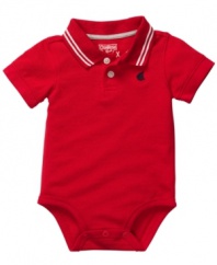 The scholarly touch. He'll look like he's an early learner in this preppy bodysuit from Osh Kosh.
