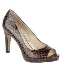 Finish your look flawlessly. There is no way to go wrong with the classic shape of the Axel pumps by Franco Sarto.