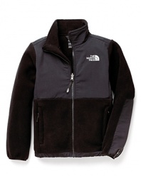 The Denali jacket has a timeless sporty style, bringing surprising warmth and comfort to your little gal's look.