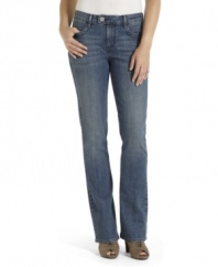 A flared silhouette gets slimmed down in these curve-hugging jeans from Levi's. Pair them with anything from a breezy blouse to a crewneck tee for effortless chic.