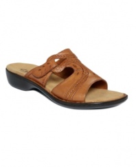 Take your feet for a ride with the super stylish and comfortable Ina Dashing sandals from Clarks. With a slip-on silhouette and subtle leather stitch-work, this casual look is both fashionable and functional.