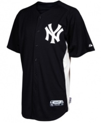 Being a super fan takes practice. Get started with this New York Yankees MLB jersey from Majestic.