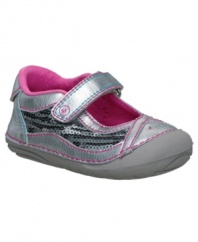 Dainty dream. A graceful design with a rounded sole to decrease stumbles and falls, these Dream Queen Mary Jane-style sneakers from Stride Rite are perfect protection for little toes.