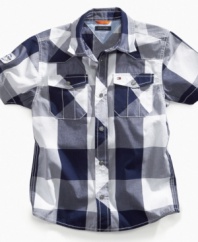 Dial up some warm-weather style with this short-sleeved plaid shirt from Tommy Hilfiger.