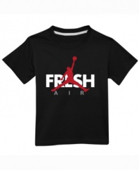 As cool as a cool breeze. He can hit the playground in inspired style with this Jumpman t-shirt from Nike.