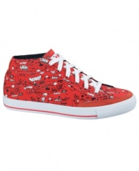Head over heels in love. With a bold graphic print, the Chukka Go Canvas sneakers by Nike are impossible to resist.