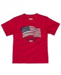 All-American. He'll be classic in every way in this graphic t-shirt from Osh Kosh.