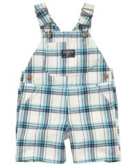 Air it out. He'll look fresh in these fun shortalls from Osh Kosh.