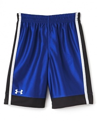 Under Armour gets in the game with this breathable, high-performance short rendered in classic style with contrast side panels, stripes and logo detail at the hem.