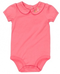 Dainty details. This basic bodysuit from Osh Kosh goes darling with extra-special touches for an extra-special girl.