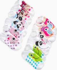 A funny frog, a cute kitty, a pretty panda. She can pick her favorite animal and get up and go with this six pack of socks from So Jenni.