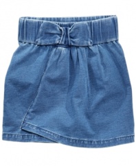 Denim darling. This easy-to-match Guess skirt has a bow to sweeten up a classic style. (Clearance)