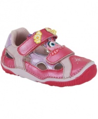 She'll love taking a stroll with one of her favorite friends, Abby Cadabby, in these round-edged shoes from Stride Rite.