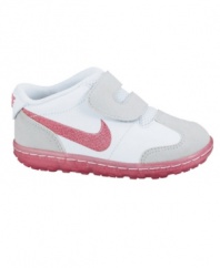 Comfort in a cute silhouette. The Sensory Motion System in these Nike sneakers meets all the needs of early walking including being lightweight, flexible and durable with great traction.
