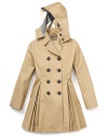 A long sleeve trench coat is a must-have for any rainy season.