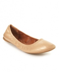 The Lucky Brand Emmie flats have down-to-earth charm with their easygoing styling and boho-chic finishes.