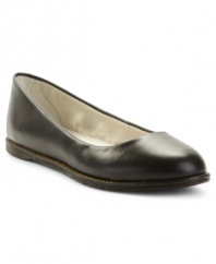 Dr. Martens Marie flats are a great classic shoe. Just what you need for those easy summer days.