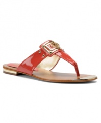 Reminiscent of the style of the French Riviera, the Alary sandals by Isola shine on with their glossy patent finish and sleek logo details.