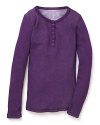 A slouchy button-placket henley from Aqua, complete with cute thumb holes at the cuffs.