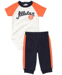 Set your little slugger up in style with this sporty bodysuit and pant set from Carter's.