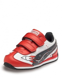 He'll feel super fast in PUMA's Speeder sneaker. The aerodynamic stylings are embellished with a cool rocket print on the side and embedded with multicolor lights that blink as he steps.