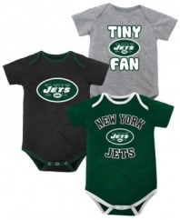Suit up your littlest Jets fan in just the right gear with this NFL New York Jets bodysuit 3-pack from the Outerstuff.