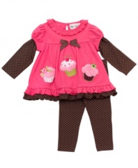 Sweeten up her day with this darling shirt and legging set from Rare Editions.