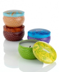 Like fresh-cut flowers, Paddywax scented candles fill the air with the earthy, intoxicating smell of jasmine, peony, poppy or pomegranate. Colorful tins with pretty floral designs hint at the fragrance within.