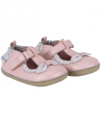 Pretty in pink. Her sweet demeanor will shine with these darling Robeez shoes designed for comfort and muscle development.