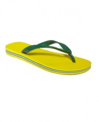 As bright as Brasil. Featuring the colors of the country's flag, these flip flops by Havaianas are ready to score.
