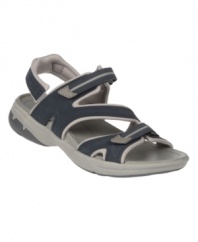 The Dr Scholls Nora Sandals feel like they were custom fitted just for you with their adjustable straps, cushioned sole and moisture-wicking upper.