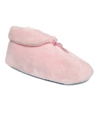 Walk on clouds with these ultra-soft chenille booties by Muk Luks®. A cute foldover cuff and satin bow sweeten the slippers even more.