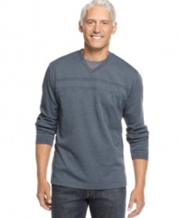 Who says you can't fake it? Rocking the layered look is easy with Van Heusen's long-sleeved casual shirt. (Clearance)